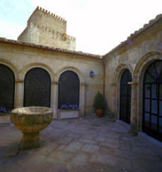 Parador Ciudad Rodrigo courtyard