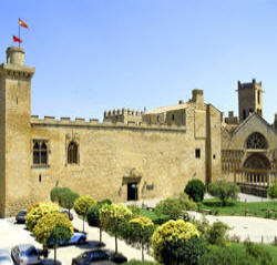 Parador Olite castle hotel exterior