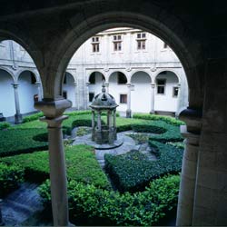 Parador Santiago De Compostela cloister