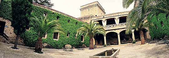Parador Jarandila de la Vera main patio