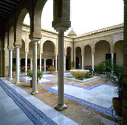 Parador Carmona patio
