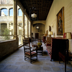 Plasencia Parador cloister